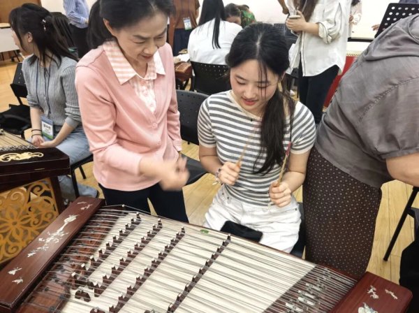 恒盈策略 韩国釜山师生团访问普陀，深入社区体验中国传统文化